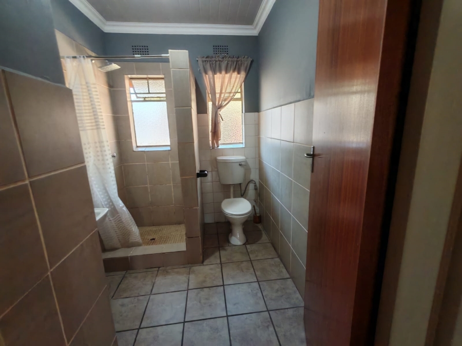 3 Bedroom Property for Sale in Roodia Free State